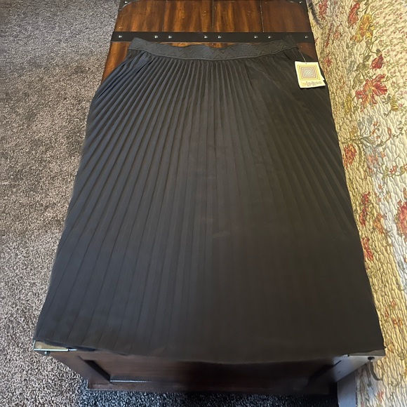 LuLaRoe Dresses & Skirts - Black Jill Skirt